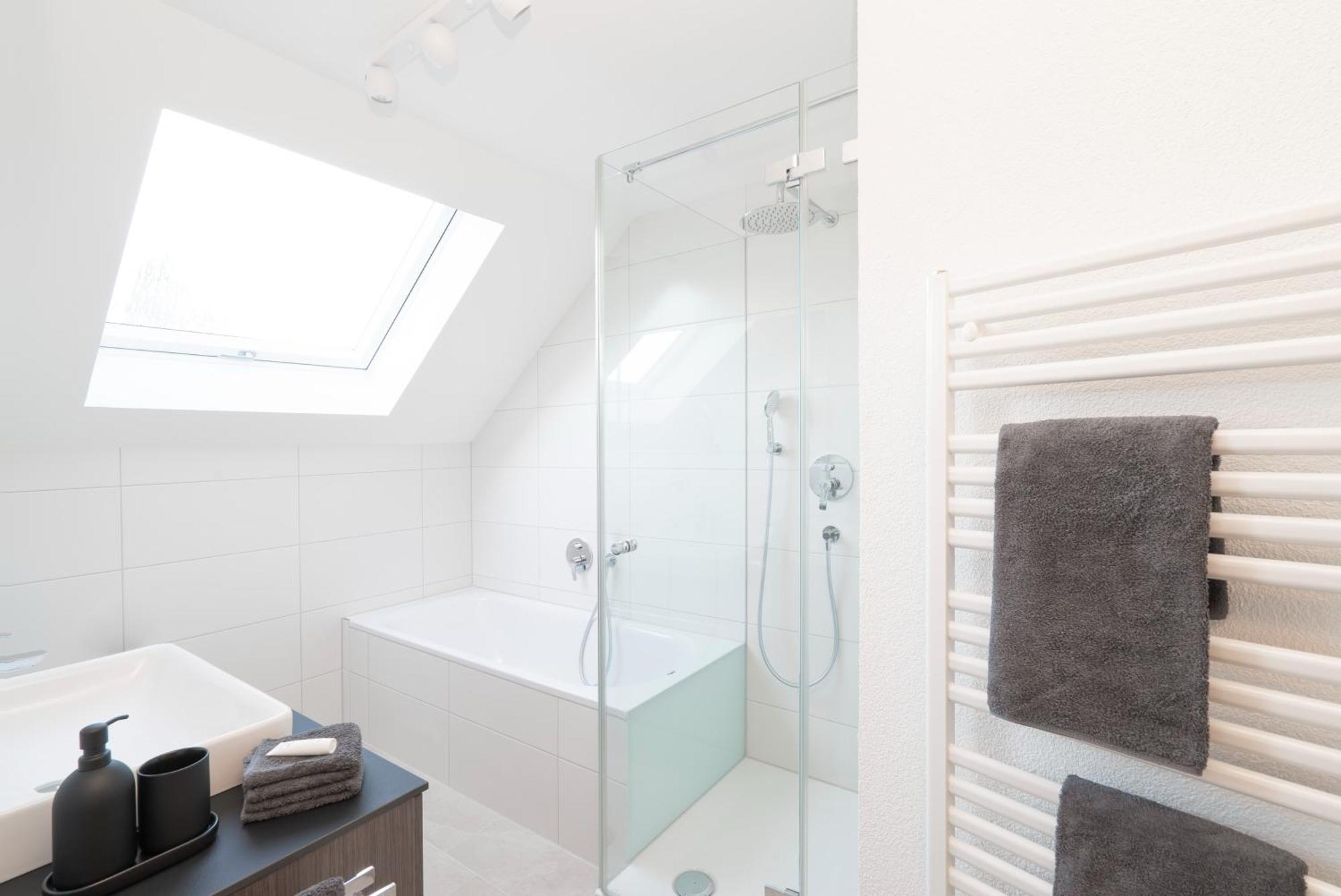 Haus4Zimmer - Luxus Mit Blick Ueber Den Bodensee - Mit Garage Bregenz Esterno foto